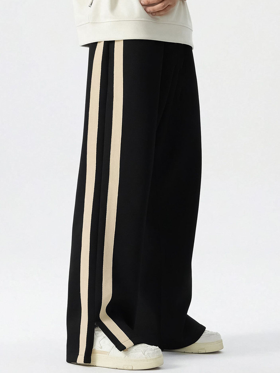 Men Relaxed Fit Mid Rise Track Pant